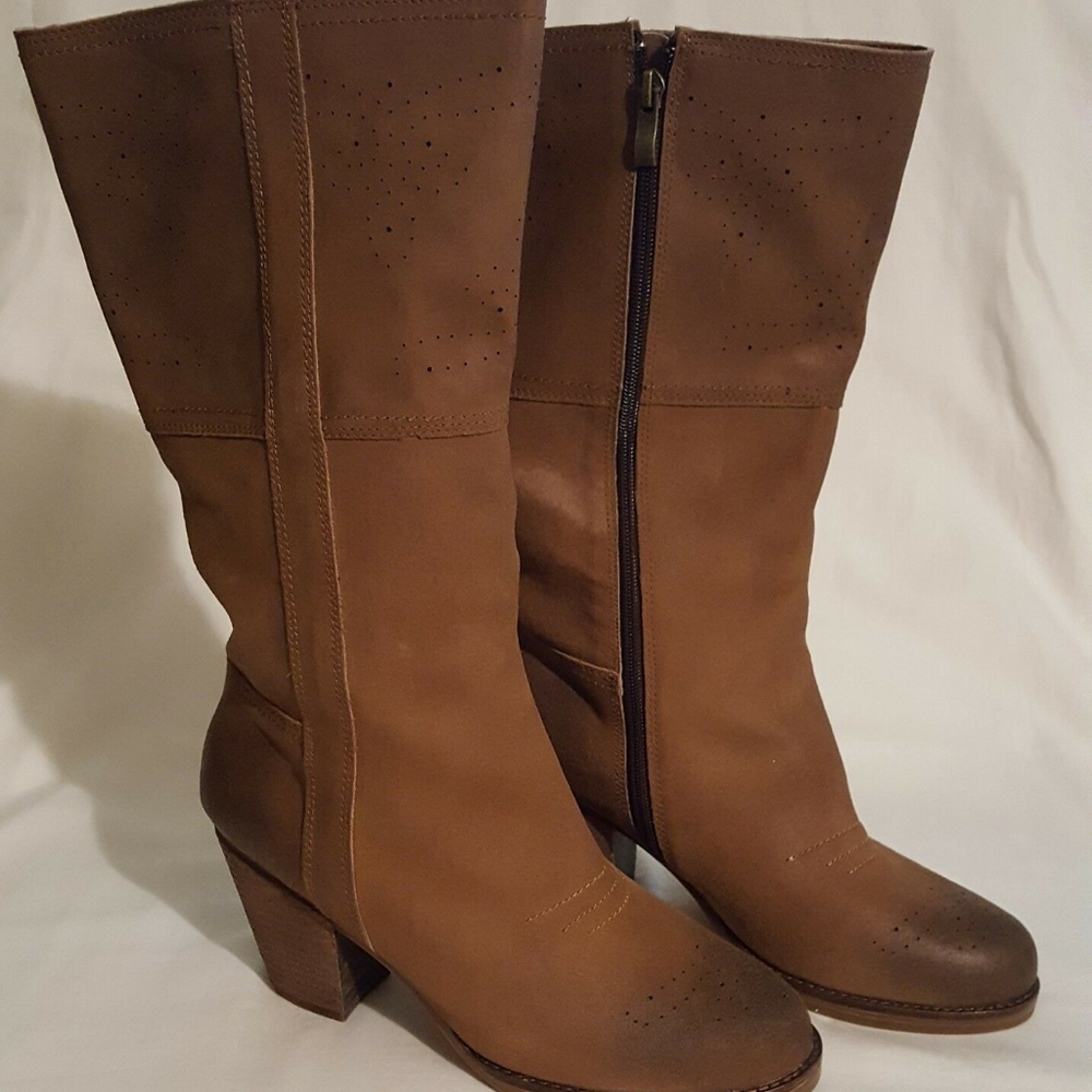 Sbicca brown leather dirty look distressed boots